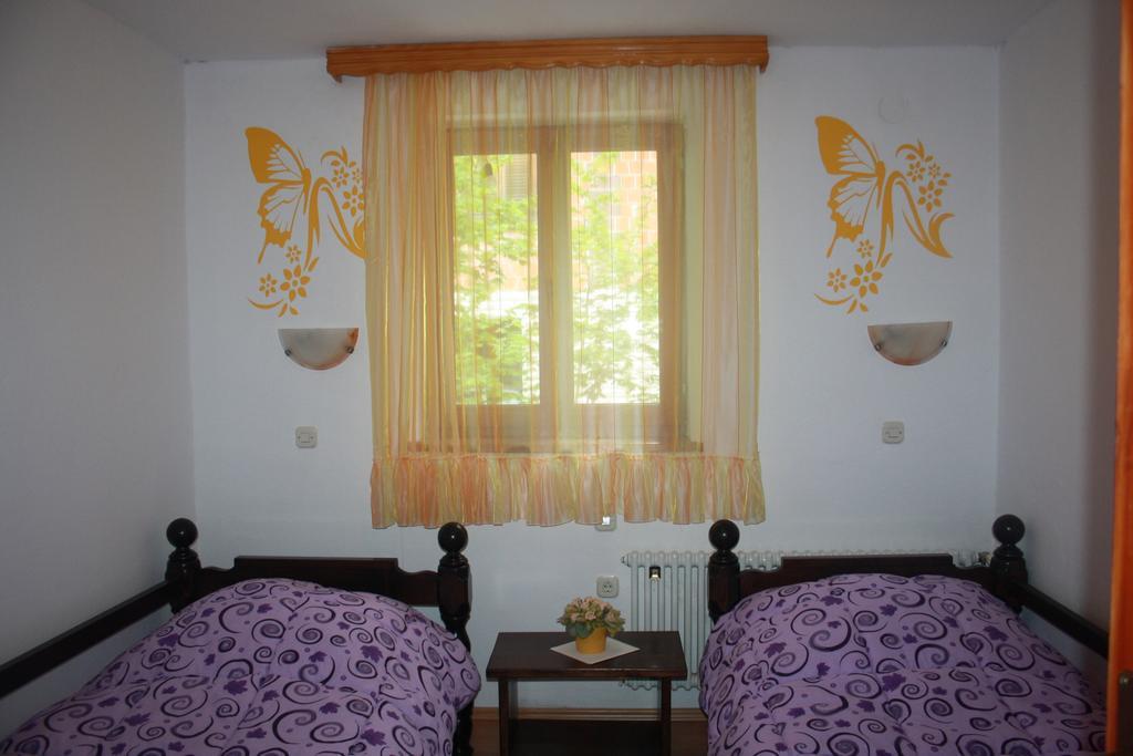 Guest House Tone Poljanak Pokój zdjęcie